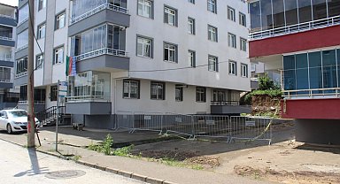 Ordu'da sağanak sonrası istinat duvarı çöktü; bir bina tahliye edildi