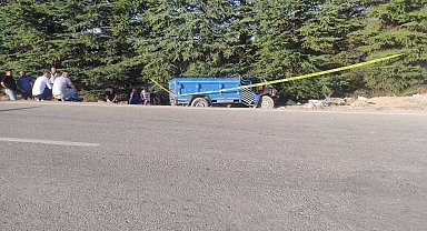 Otomobil ile tarım aracı patpat çarpıştı: 2 ölü, 8 yaralı