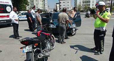 Otomobil, motosikletle çarpıştı: 2 yaralı