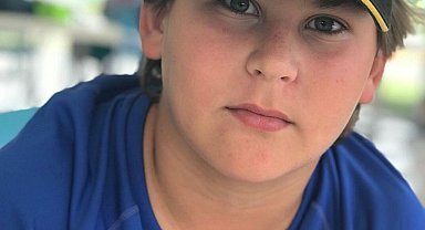 Otomobille çarpışan motosiklet sürücüsü hayatını kaybetti