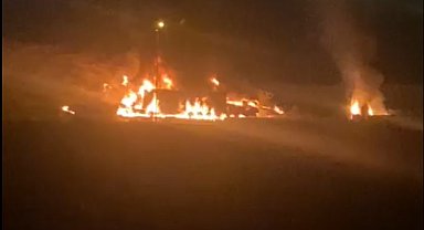 Otoyolda çarpışan 2 TIR alev aldı; 1 ölü, 1 yaralı