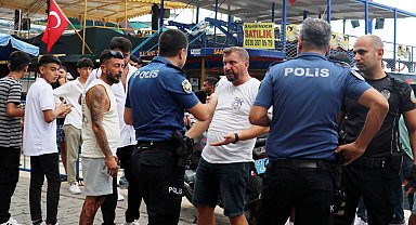 Pala, bıçak ve sopalarla tekne bastılar: 4 yaralı