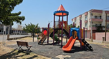 Parktaki bankları çaldılar