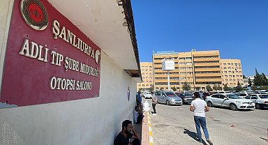 Patlayan lastiği değiştirenlere TIR çarptı: 3 ölü