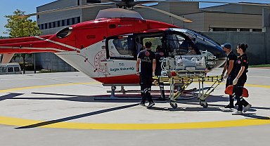 Prematüre doğan ve solunum sorunu yaşayan bebek, ambulans helikopterle Eskişehir'e getirildi