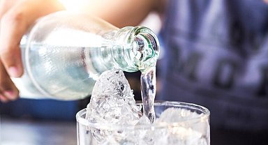 Prof. Dr. Özlü: Soğuk su boğaz iltihabına yol açmaz