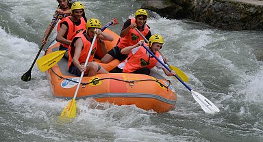 Rize'de 'Ülkelerarası Rafting Yarışması'nı OSTİM Teknik Üniversitesi kazandı
