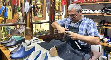 Safranbolu'nun tek yemeni ayakkabı ustası, kızı ile oğlunu da yetiştiriyor