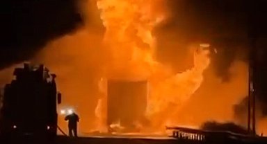 Şanlıurfa'da bitkisel yağ yüklü TIR alev alev yandı