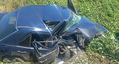 Şarampole devrilen otomobildeki kadın öldü, eşi yaralı