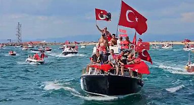 Saros'ta teknelerle 30 Ağustos kutlaması
