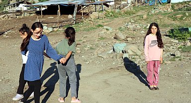 Şeker hastalığından gözleri kapanan 7 yaşındaki Sudenaz, görmek istiyor