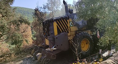 Seyir halindeki iş makinesi, alev alev yandı