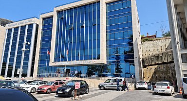 Soyunma kabinindeki müşterileri görüntülediği iddia edilen çalışana gözaltı