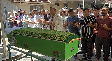 Sulama kanalına düşen çocuğu kurtardıktan sonra boğulan 4 çocuk babası, toprağa verildi