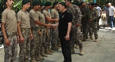 Suriye'de görev yapacak Özel Harekat polisleri, dualarla uğurlandı