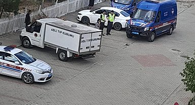 Tartıştığı babasını bıçakla öldürdü