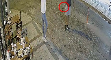 Tartıştığı kokoreççinin iş yerini basıp, tabancayla yaraladı; o anlar kamerada