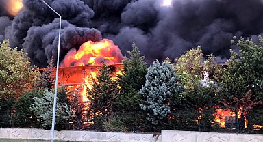 Tekirdağ'da plastik fabrikasında yangın