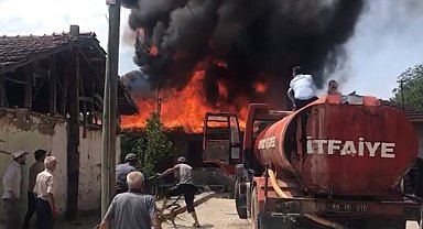 Tokat'ta tek katlı ahşap ev yangında küle döndü