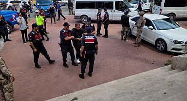 Trabzon'da 3 kişiyi öldürüp, evi ateşe veren 3 şüpheli adliyede