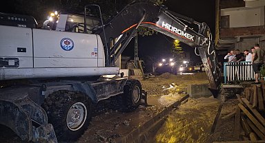 Trabzon'da sağanak sele neden oldu