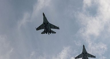 Ukrayna'da F-16'lar için seremoni düzenlendi: Uçaklar gösteri uçuşu yaptı