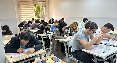 Ümraniye'de YKS'ye belediyenin kursu ile hazırlanan 280 öğrenci üniversiteli oldu