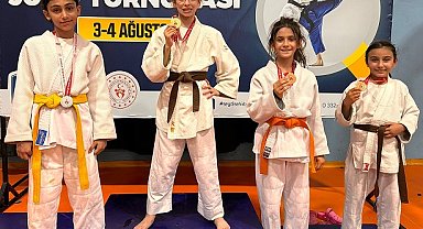 Ümraniye'deki sporcular, Zafer Bayramı Judo Turnuvası'ndan şampiyonlukla döndü