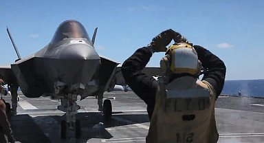 USS Abraham Lincoln uçak gemisi, CENTCOM faaliyet alanına ulaştı