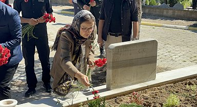 Yalova Valisi Kaya: 17 Ağustos sadece doğal afetin değil, milletimizin dayanışma ruhunun da sembolü olmuştur
