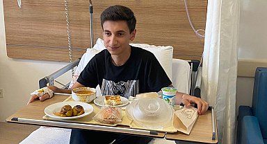 Yutamadığı için 10 yıldır yemek yiyemiyordu; 45 dakikalık operasyonla sağlığına kavuştu