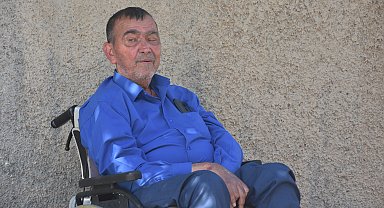 Yüzde 100 engelli, geliri yüksek olduğu için bakımevine giremiyor