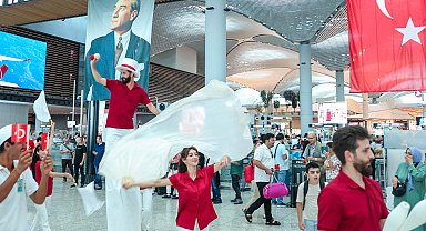 Zafer Bayramı, İstanbul Havalimanı'nda coşkuyla kutlandı