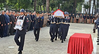 'Dur' ihtarına uymayan motosikletlinin çarptığı astsubay şehit oldu - Yeniden