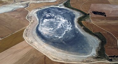 'Flamingo cenneti' Küçük Göl kurudu