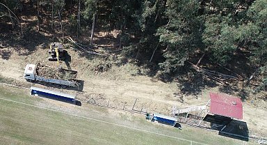 Adana'da Çamlıca arazilerinde stat projesi için ağaç kesimine tepki