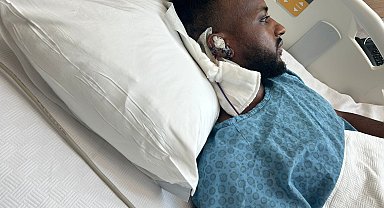 Afrika'daki kavgada kulağı kopan hastaya Türk doktorlardan yeni kulak