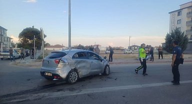 Aksaray'da tarım işçilerinin taşındığı minibüs ile otomobil çarpıştı: 7 yaralı