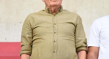 Altay'a Mustafa Denizli desteği