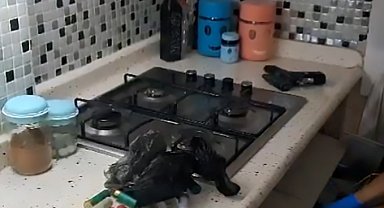 Ankastre fırından ruhsatsız silahlar çıktı; 'Kimin koyduğunu bilmiyorum' dedi