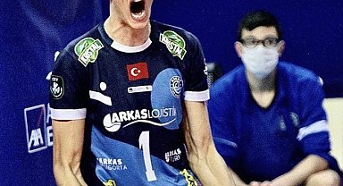 Arkas Sporlu Efe İtalya'ya gitti