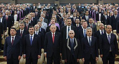 AYM'nin yeni üyesi Metin Kıratlı yemin etti