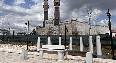 Aziz Vlas'ın kayıp mezarı olarak biliniyordu; 'Göz Evliyası' olarak tescillendi