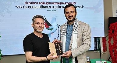 Bağcılar'da öğrenciler Filistin için zeytin çekirdeklerinden tesbih yaptı