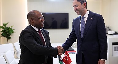 Bakan Bayraktar, ABD'de Libyalı mevkidaşı Abdulsadek görüştü