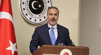 Bakan Fidan, ilk Saraybosna Büyükelçisi Tufan'ın oğluna Üstün Hizmet Ödülü verdi