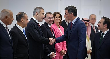 Bakan Fidan, İspanya Başbakanı Sanchez ile bir araya geldi