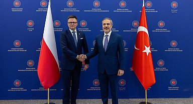Bakan Fidan, Polonya Meclis Başkanı Holownia ile görüştü