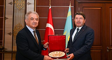 Bakan Tunç, Kazakistan'da Türk iş insanları ile bir araya geldi